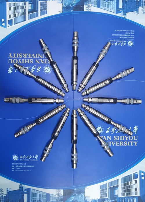 支点石油向母校捐资捐物，助力教学用具研发创新